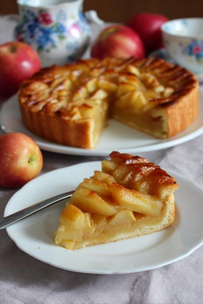 17. Appeltaart recept met appelcompote-laag en stabiele vulling