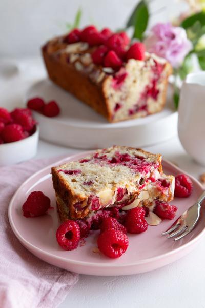 11. Bananenbrood recept met frambozen en amandel voor elegante zuurzoet balans