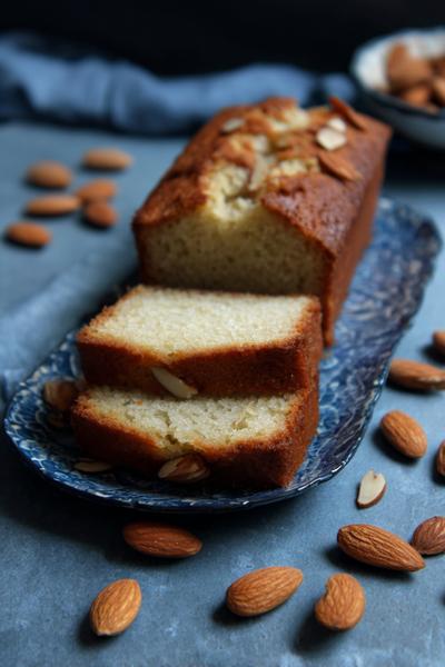 24. Cake recept glutenvrije cake met amandelmeel en stevige snede