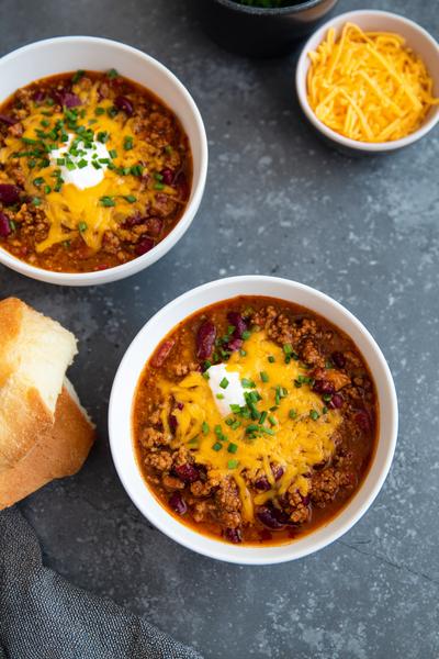 24. Chili con carne recept met cheddar en goudgele smeltlaag