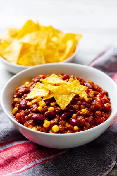 6. Chili con carne recept met maïs en knapperige gele accenten