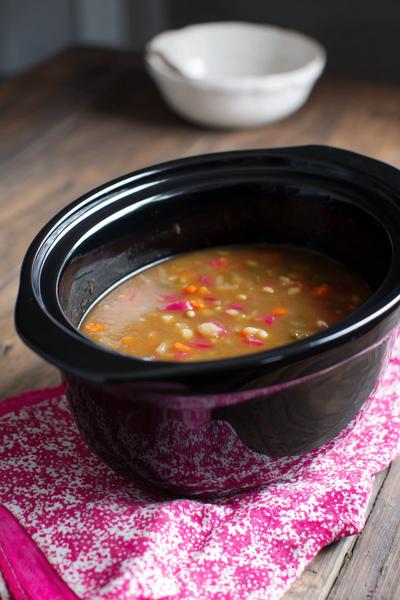 21. Erwtensoep recept uit de slowcooker met laagsgewijze opbouw