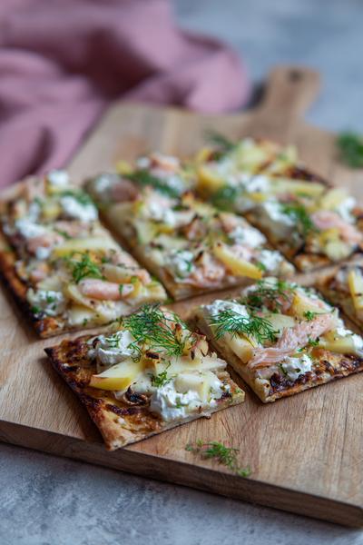 27. Flammkuchen met rookmakreel, appel en mierikswortel
