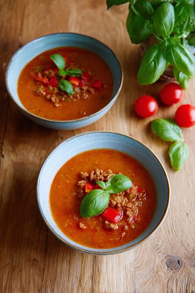 11. Goulash recept met tomatenpuree en geconcentreerde kleur