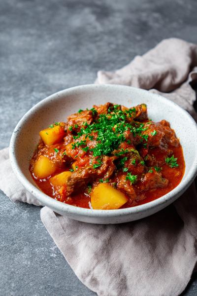 17. Goulash recept met lamsvlees en kruidige warmte