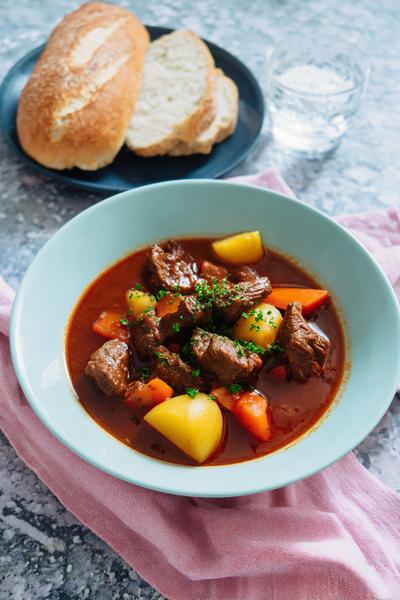 5. Goulash recept uit de slowcooker met zachte vleesvezels