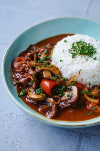 8. Goulash recept met champignons en diepe umami-toets