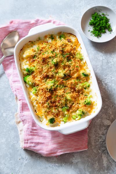 10. Hollandse ovenschotel recept met bloemkool, kaas en krokante paneerlaag