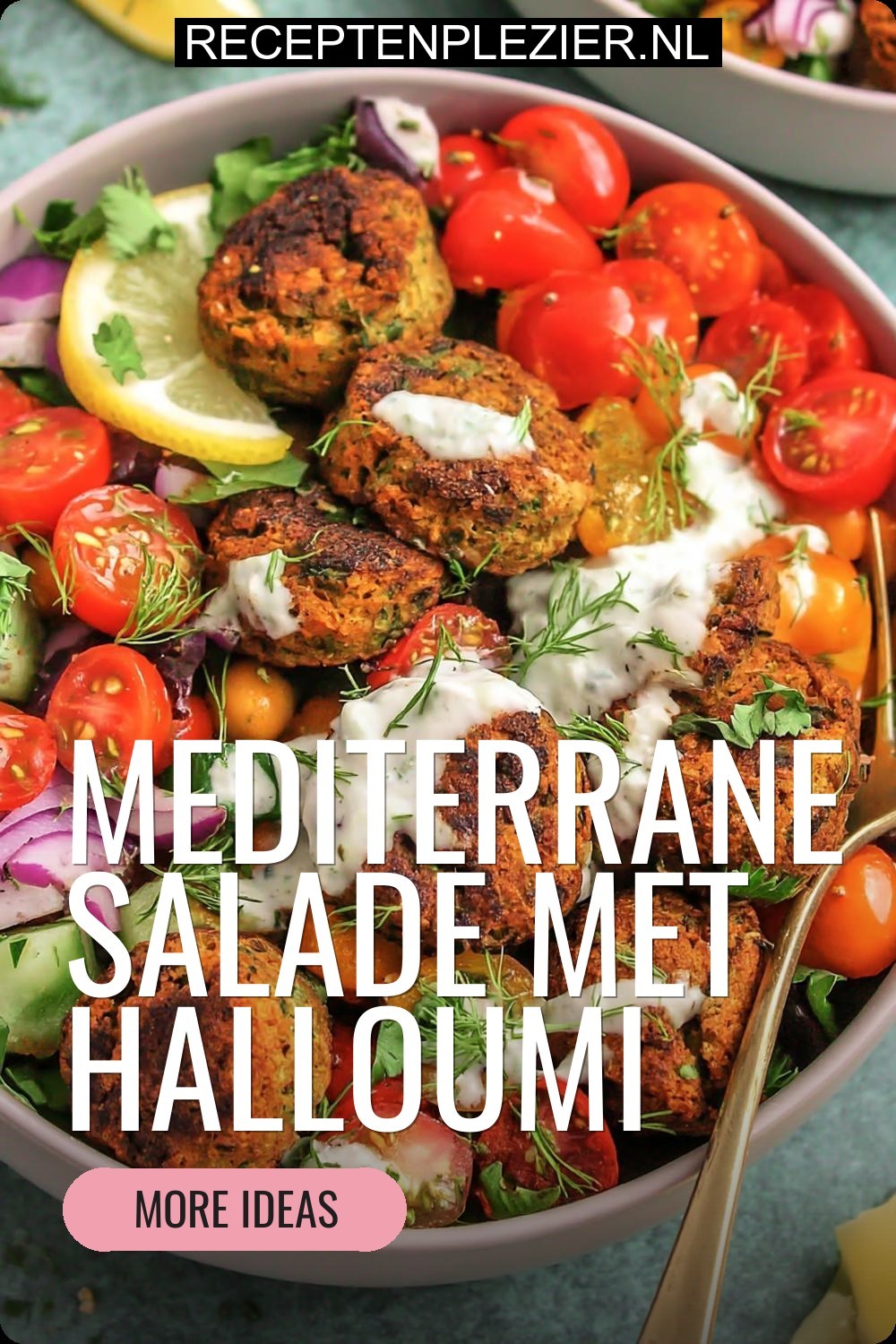 Mediterrane salade met halloumi