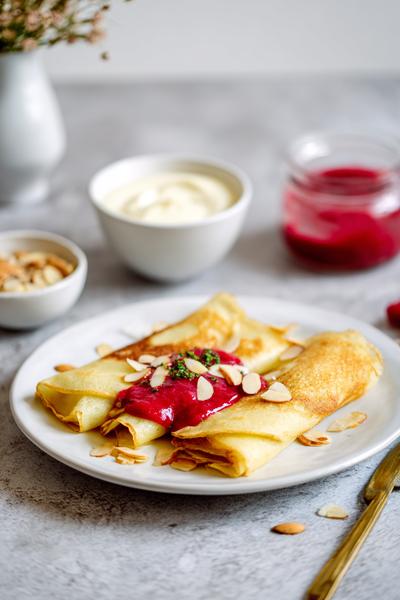 22. Pannenkoeken met kersensaus en amandel