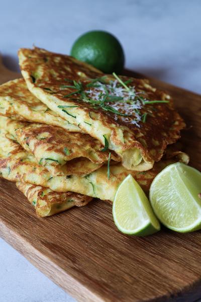 24. Pannenkoeken met courgette, Parmezaan en citroen