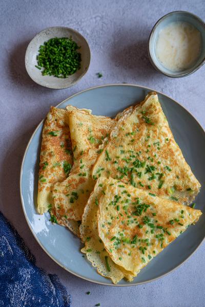 17. Pannenkoeken recept hartig met kaas en bieslook-stipjes