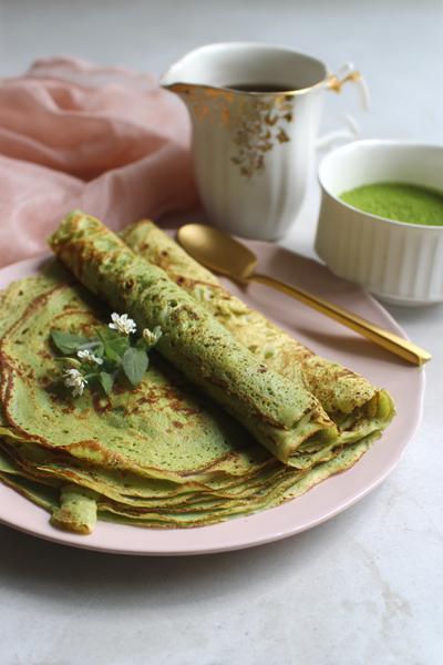 24. Pannenkoeken recept met matcha en helder groene toon
