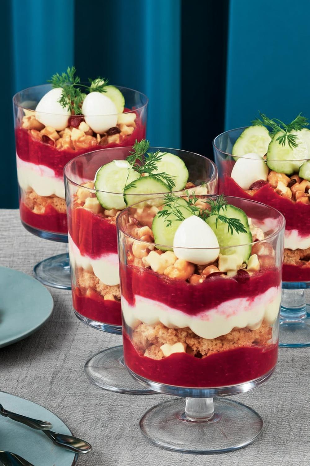 Kleurrijke bloemen pavlova