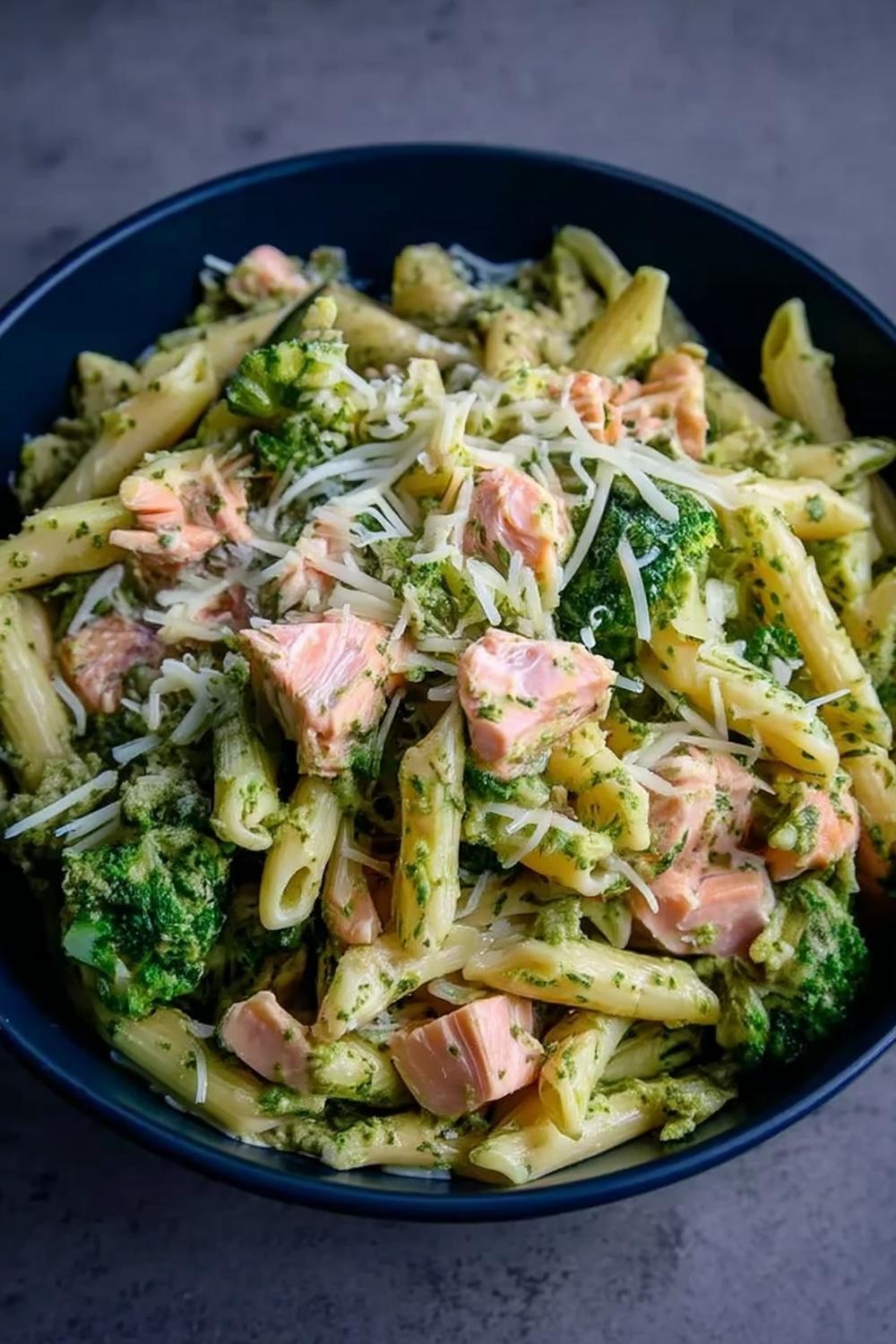 Penne met zalm en broccoli