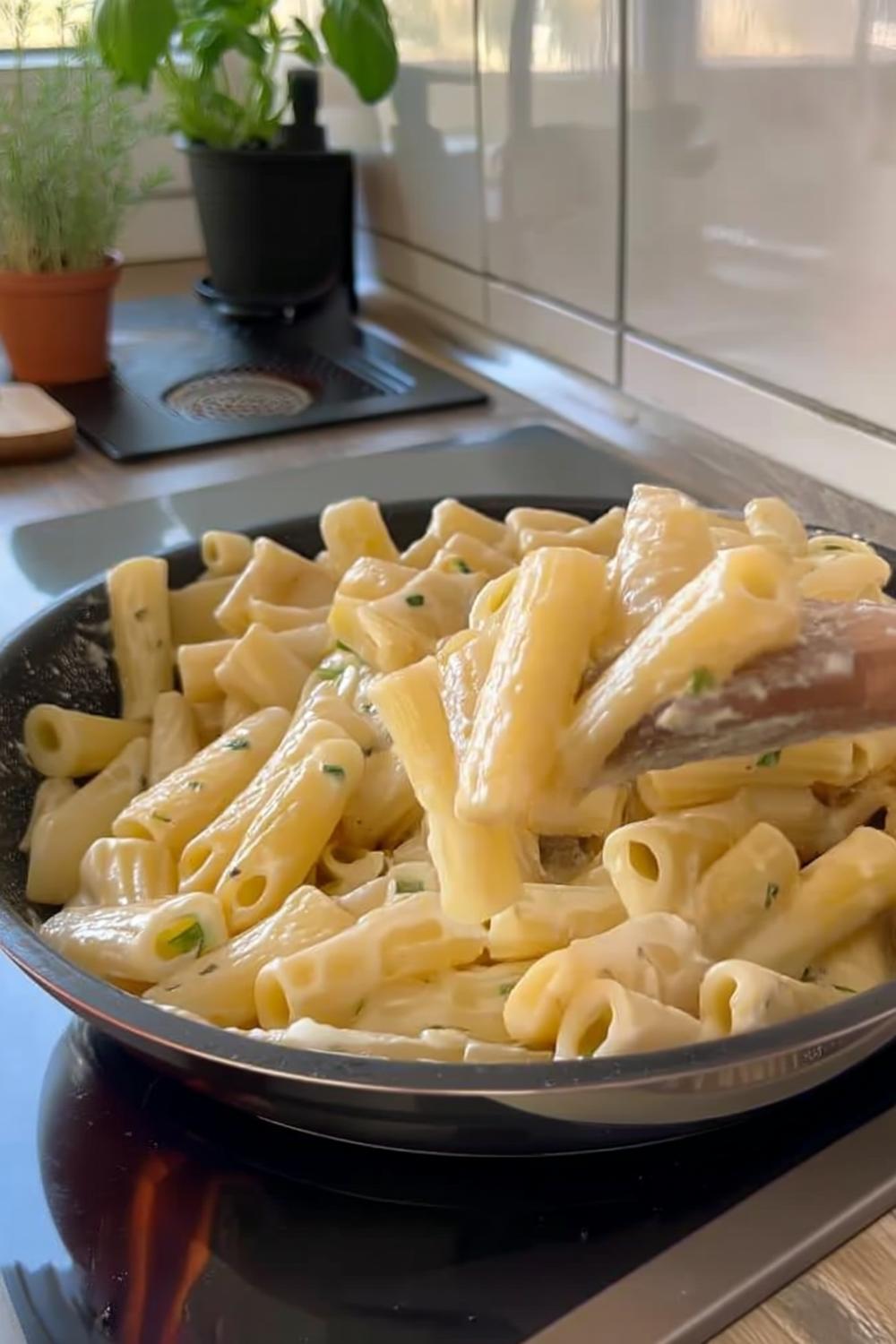 Simpele rigatoni met kruiden