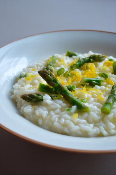 12. Risotto recept met asperges: groene punten en citroen-zeste
