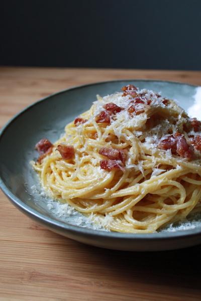 10. Spaghetti Carbonara Recept met Pecorino-Parmezaan Blend voor Balans