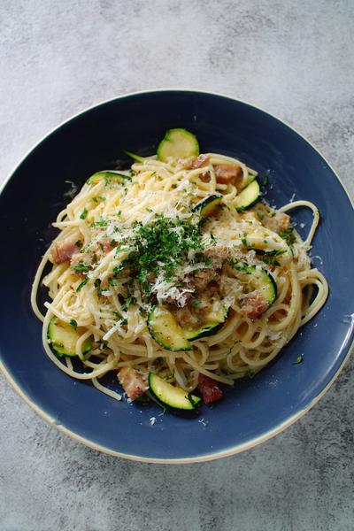 15. Spaghetti Carbonara Recept met Courgette-Lintjes en Lichte Textuur