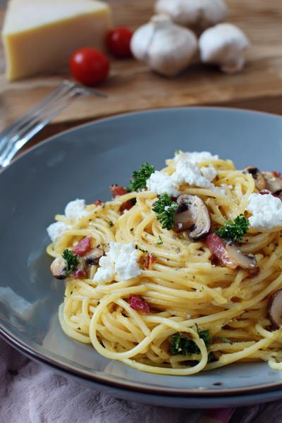 19. Spaghetti Carbonara Recept met Ricotta-Slierten voor Zachte Romigheid