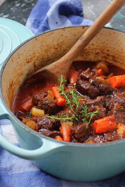 16. Sneller stoofvlees recept in snelkookpan met diepe smaak