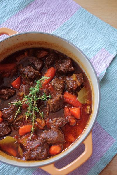 2. Vlaams stoofvlees recept met peperkoek en laurier