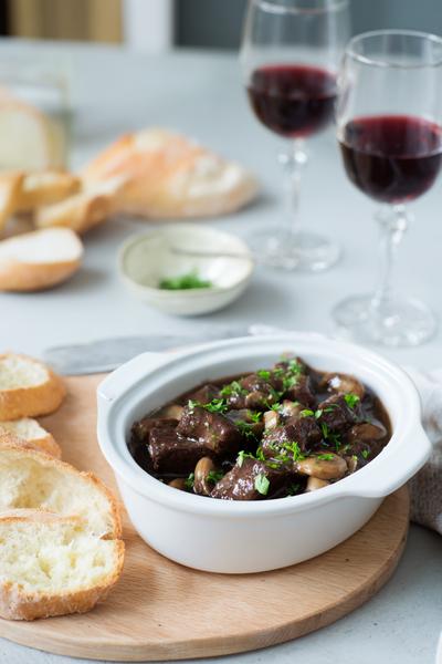 4. Bourgondisch stoofvlees recept met spekjes en champignons